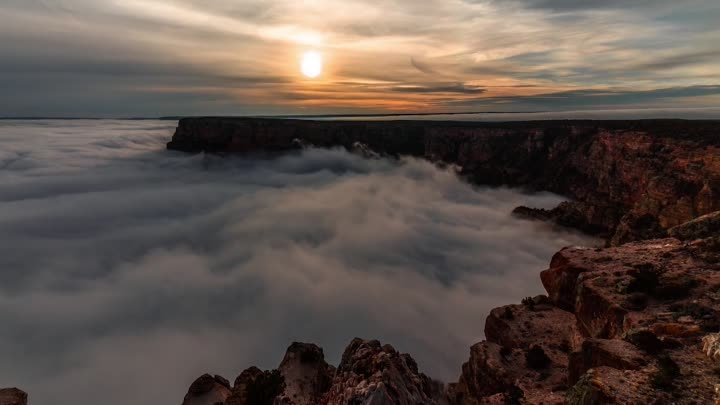 Уникальное природное явление: облака заполнили Гранд-Каньон