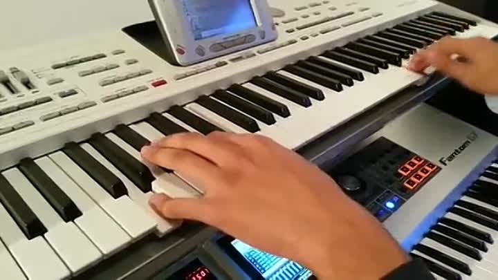 Tajik~ keyboard. Aminjon Ebrohimi. ( Tajik doohtarak biya)  instrume ...