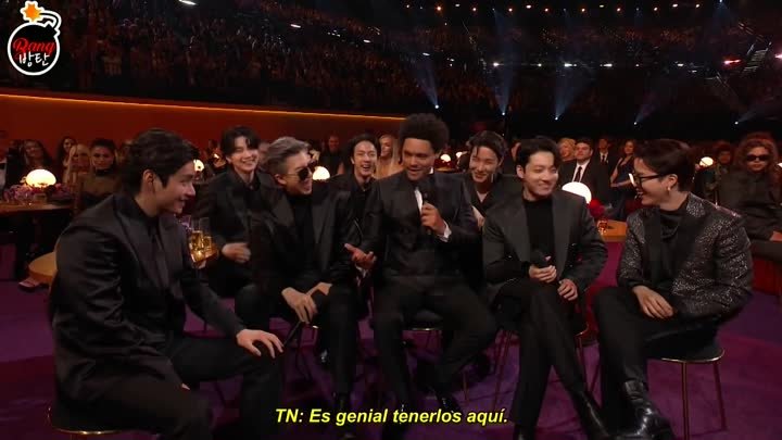 [Sub Español] TREVOR NOAH Jokes With BTS At The 2022 Grammys