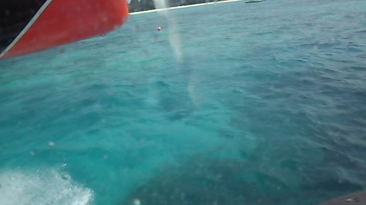Гидросамолет на Мальдивах (водное такси)