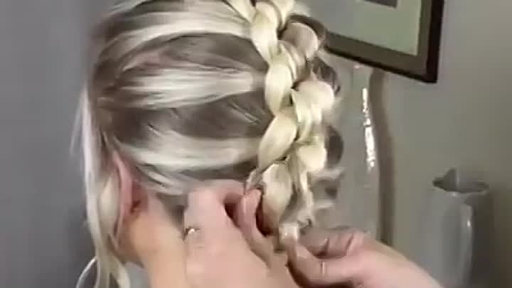 Как сделать прическу на длинные волосы