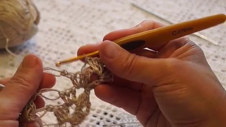 Шаль с бусинами,соломоновы петли и пышные столбики.Crochet Shawl