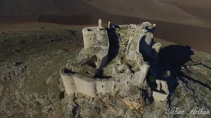 Крепость Тилсап, которая связывала столицу Сис и крепость Левонкла ( ...