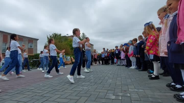 👏👏👏ПРИГЛАШАЮТ ПЕРВОКЛАШЕЧЕК В МУЗЫКАЛЬНУЮ ШКОЛУ😀 СТАРАЮТСЯ, УМНИЧКИ👍