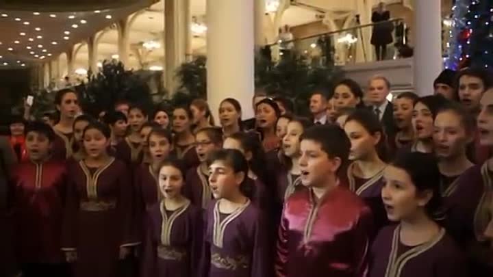 Болгарские дети КРАСИВО ПОЮТ в поддержку России!