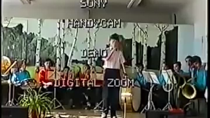 Второклассник Евгений поет на школьном концерте в день учителя   302 ...