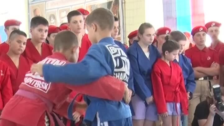 При поддержке Единой России в ДНР открылась первая школа самбо