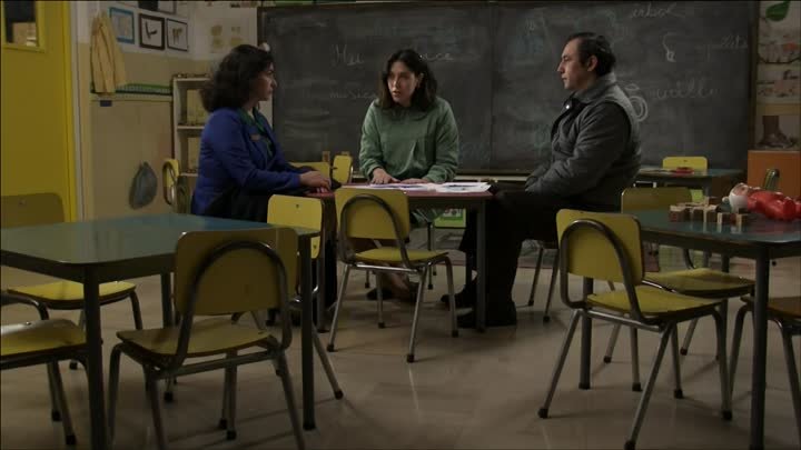 Los 80_S06E08_Juan Y Ana Sentados En Una Banca