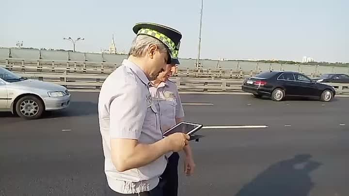 Я сегодня работаю дорожным патрулем на улицах Москвы