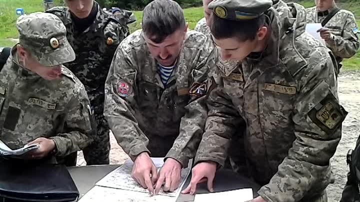інструктаж командирів груп перед виконанням завдань