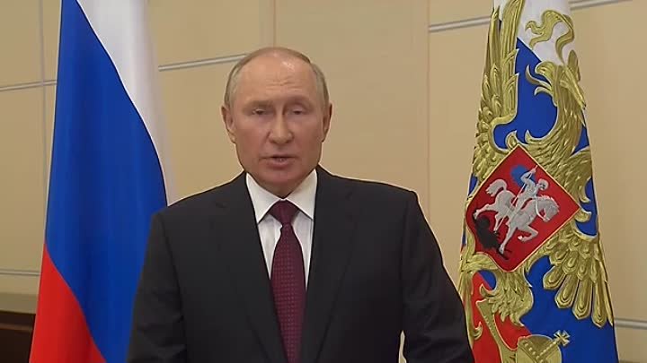 Владимир Путин поздравил россиян с Дн м государственного флага