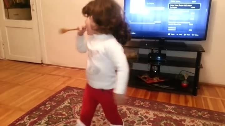 Маленькая армяночка зажигает!!!!