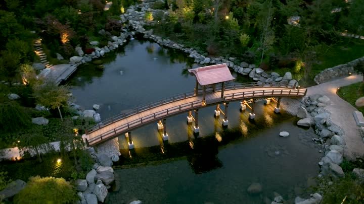 Мост в Японском саде в Краснодаре шикарен конечно)