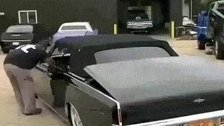 Это Lincoln Continental 69 года выпуска 😍