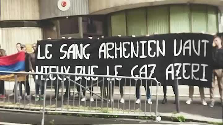 🔥🇫🇷🤝🇦🇲 Французские националисты вышли выразить протест казни а ...