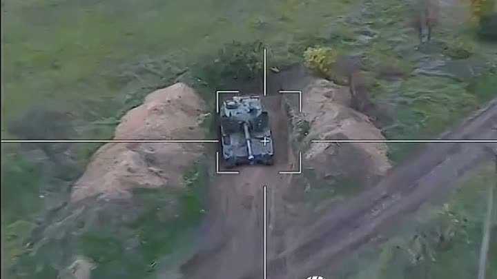 Русский беспилотник «Ланцет» уничтожает американскую САУ на Украине