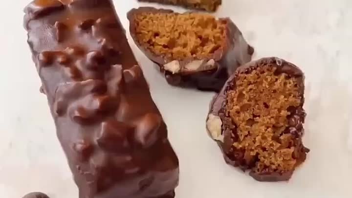Кекс в шоколадно-ореховой глазури