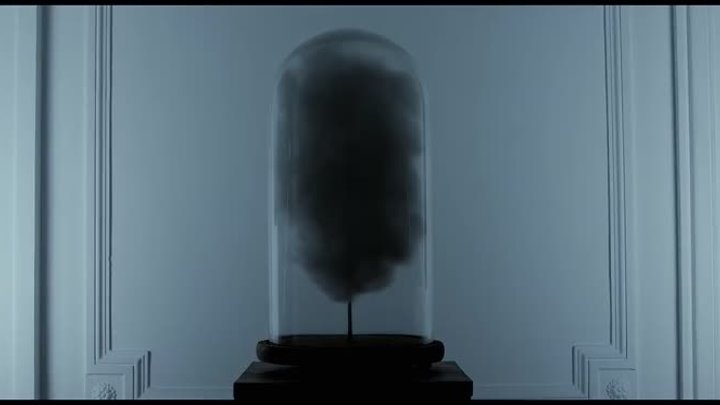 Французский художник создал лампу, пускающую молнии из-за твитов Трампа