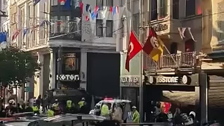 СМИ пишут о четырех погибших в результате взрыва в турецком Стамбуле ...