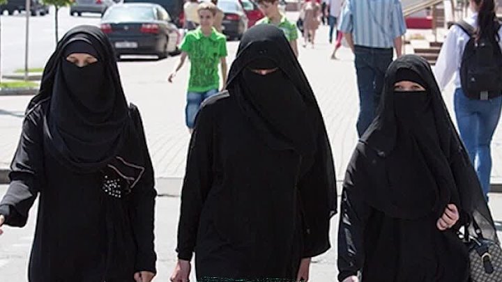Никаб запрет. Никаб Саудовской Аравии. Девушки Саудовской Аравии никаб. Египет женщины в никабе. Никаб ИГИЛ.