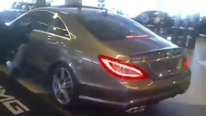 Mercedes+new+CLS63+AMG+2011+супер+звук+выхлопа+в+салоне