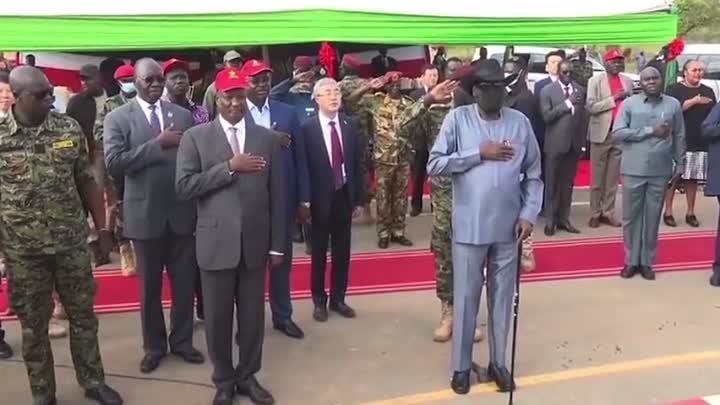 Президент Судана обоссался от звуков гимна