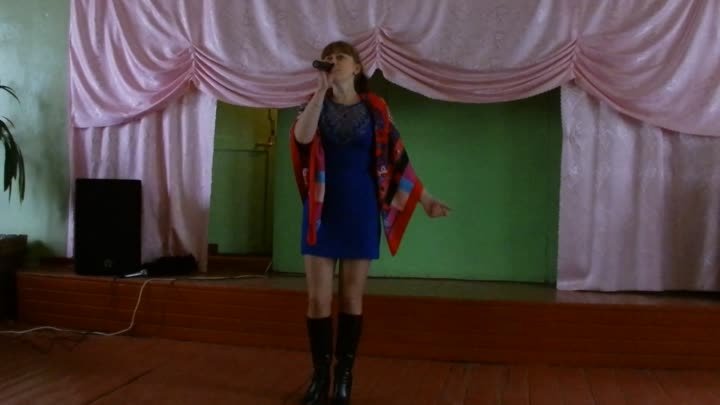 Солистка Ирина Соколова с песней "Разговоры!"
