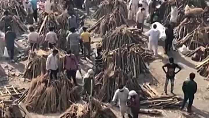 Ужас!массовые кремирование в индии