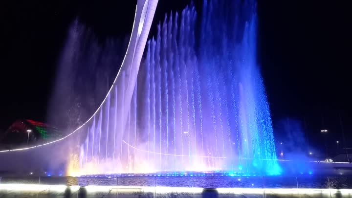 Новогодний музыкальный фонтан в Сочи