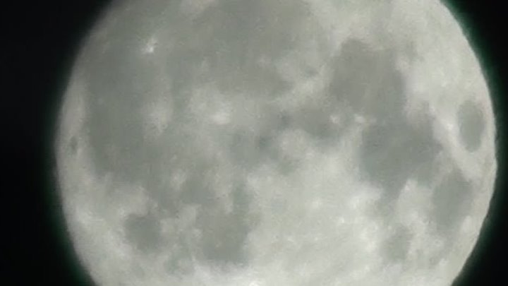 Огромная Луна над Харцызском