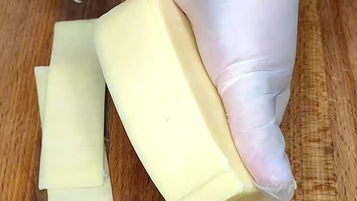 Как на праздничный стол нарезать сыр тонкими пластинками🔥 🔥 🔥