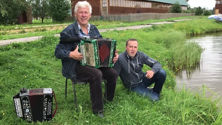 Жил в деревне я песни