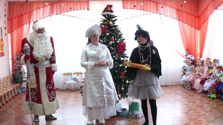 Новогодний утренник в детском саду