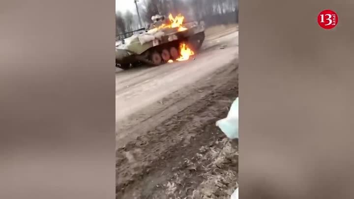 Ukrainian civilians burn with bare hands Russian tank that entered t ...