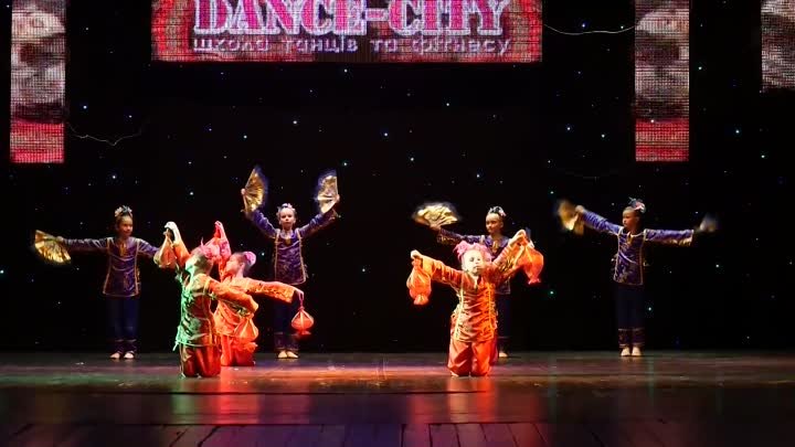 Китайський танець-хореографічна ст."Сонечко"