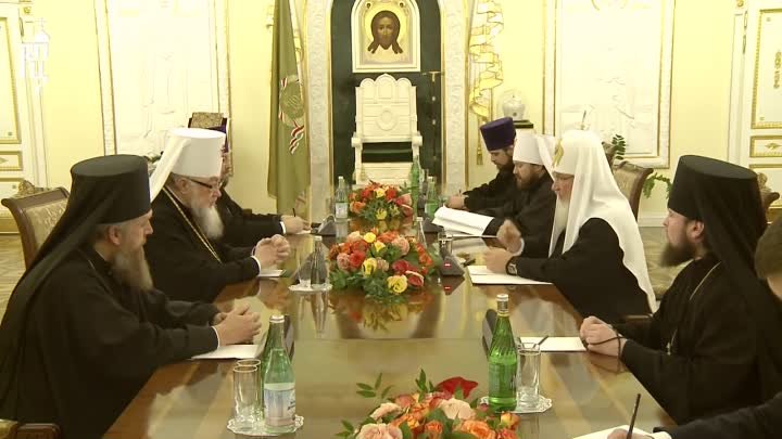 Состоялась встреча Святейшего Патриарха Кирилла с Предстоятелем Поль ...
