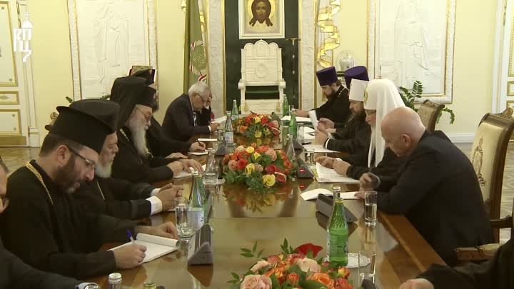 Состоялась встреча Святейшего Патриарха Кирилла с Предстоятелем Анти ...