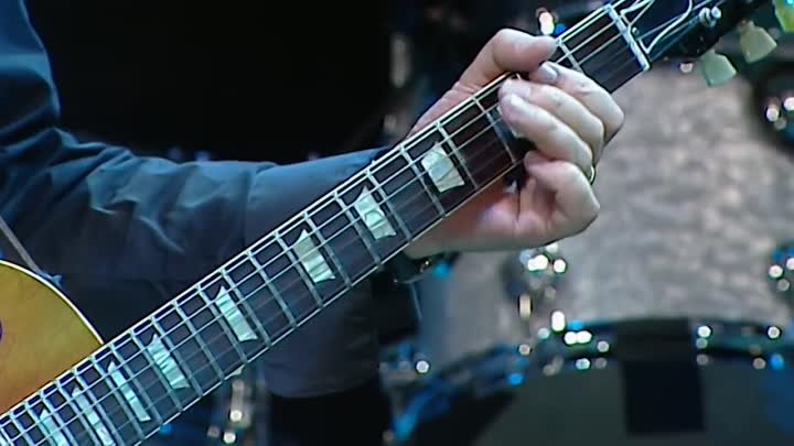 Mark Knopfler - Brothers In Arms (Berlin 2007   Official Live Video)