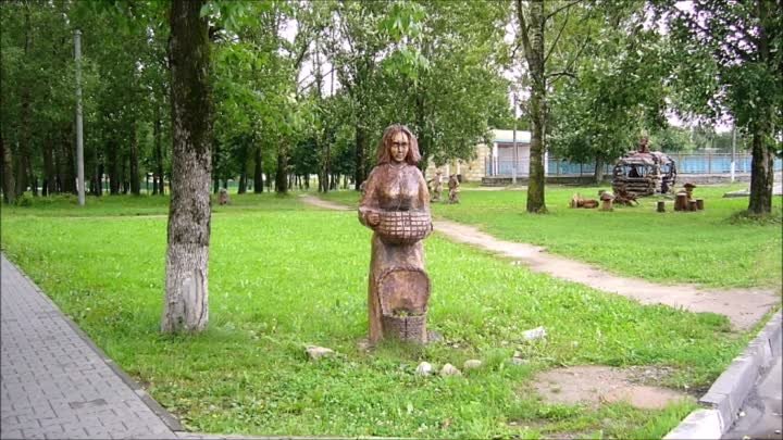 Деревянные фигурки в Кричеве