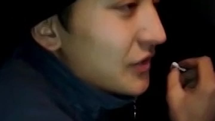 Крассиво читает рэп парень из Казахстана