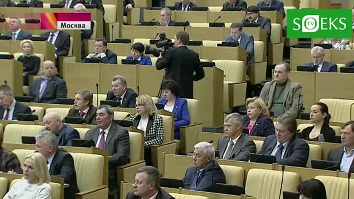 Жириновский предложил Медведеву самому есть нитратную грушу