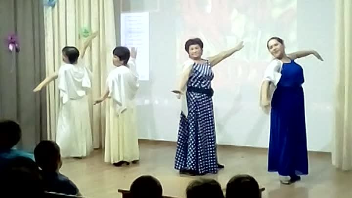 Енапаевские бабушки со своим новым танцем