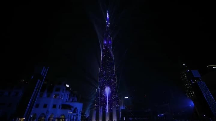 Dubai New Year 2018 light show - new years eve day - new year - new  ...