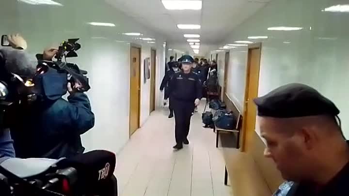 В Москве задержали таджиков, которые избили русского парня, заступив ...