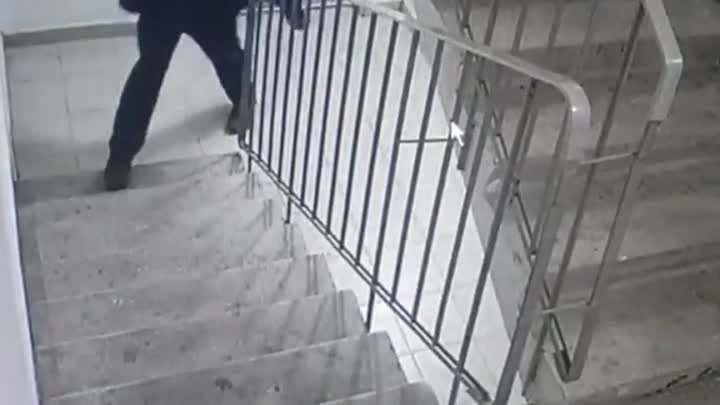 Вандалы пять часов просидели в засаде, чтобы сломать лифт в доме на ЖБИ