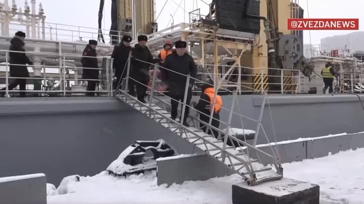 Танкер Северного флота "Академик Пашин" вернулся в Мур?