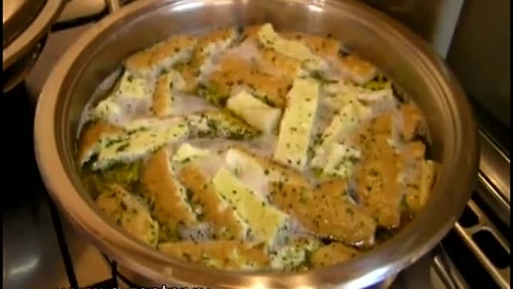 Куриный суп с яичными блинчиками - видео рецепт