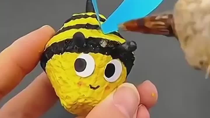 Мобиль с пчелками