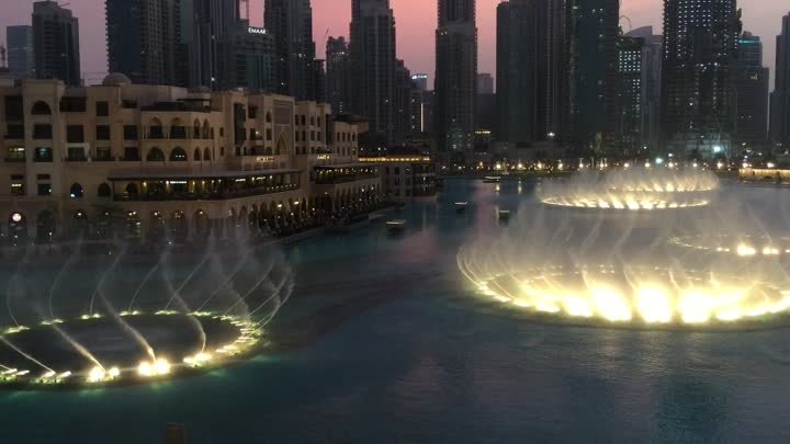 Шоу фонтанов (поющие и танцующие фонтаны)  | Дубай, ОАЭ