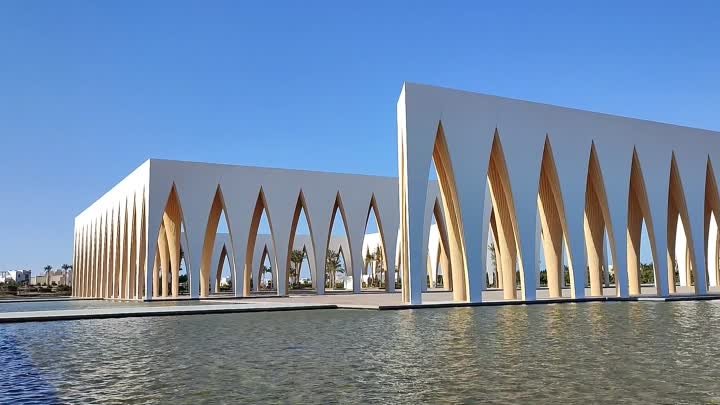 Эль-Гуна: гигантские футуристические арки, это El Gouna Festival Plaza